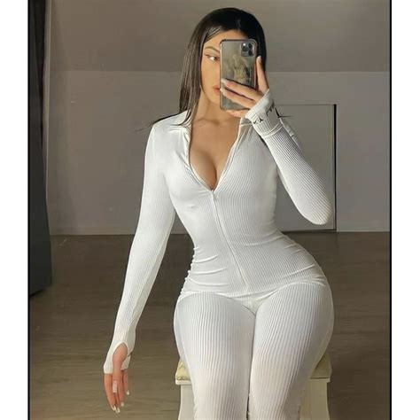 Macacão Canelado Gringas Preto Nude Manga Longa Ziper Feminino