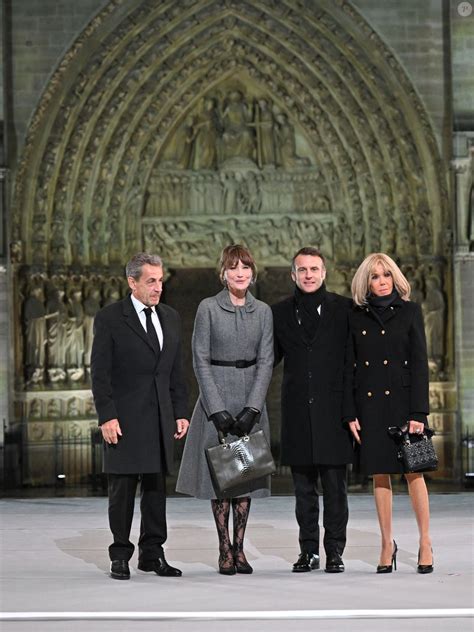 Photo Le président français Emmanuel Macron et son épouse Brigitte