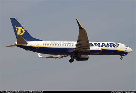 EI DCX Ryanair Boeing 737 8AS WL Photo By Fabrizio Berni PITI