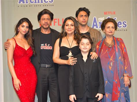 Khan-daan at The Archies premiere: SRK, family come out to support ...