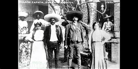 Postal Los Hermanos Emiliano Y Eufemio Zapata Junto A Sus Esposas