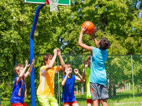 Best Basketball Hoop For Kids: 11 Top Options 2021 - My Backyard Kids