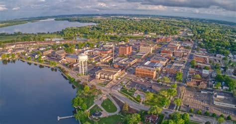 'The Land Between Lakes': Why You Should Visit Albert Lea, Minnesota