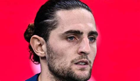 Rabiot il rinnovo resta un mistero una sola possibilità per la Juve