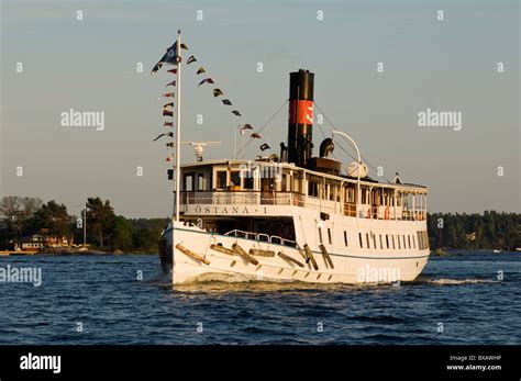Ferry Stock Photo: 33431042 - Alamy