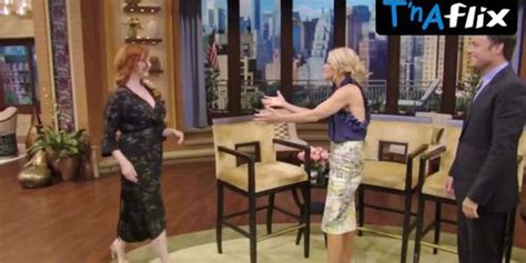 Hannah Einbinder Lesbian Scene In Hacks Christina Hendricks Tnaflix