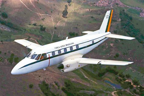 Primeiro Avi O Da Embraer Completa Anos Em Opera O