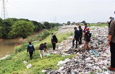 Tempat Sampah Ilegal Di Bekasi Cemari Lingkungan Pengelola Ditahan