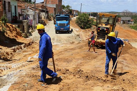 Moradores do bairro Coqueiral comemoram o avanço da obra Prefeitura