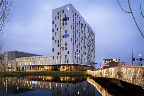 Novotel Amsterdam Schiphol Airport | Mulderblauw architecten, Mosa ...