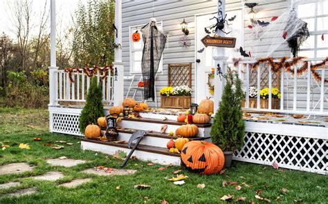 22 Spooky Outdoor Halloween Decoration Ideas