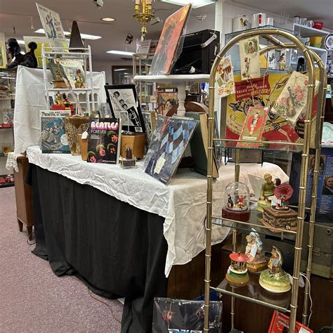 Geneva Antique Market | Geneva IL