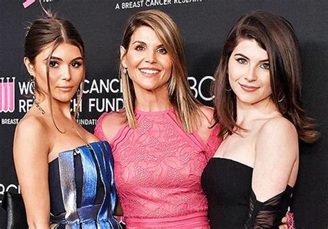 Lori Loughlins College Admissions Case Continues See The Pics Of Her