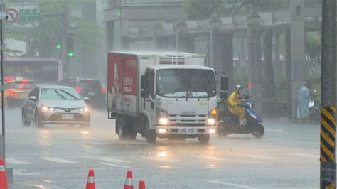 全台有雨！南部3縣市大雨特報 雙颱距離遠對台影響曝