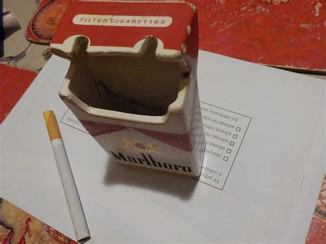 Marlboro gadżet antyk z PRL kolekcja papieros nica Raszyn