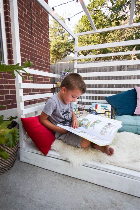 Outdoor Reading Nook - One Little Minute Blog