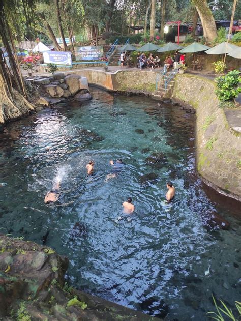 Umbul Sigedang Kapilaler Menikmati Jernihnya Air Di Klaten