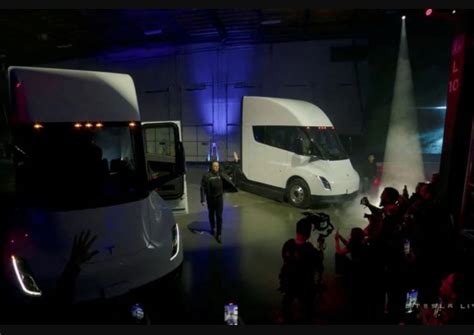 Elon Musk delivers first Tesla truck, but no update on output or ...