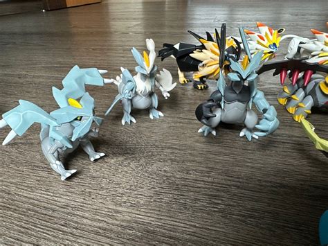 Lot Of Pokemon Takara Tomy Pokemon Moncolle Charizard Mew Lunala