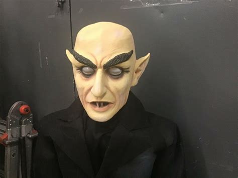 V Rare Spirit Halloween Animated Nosferatu Halloween Prop Morbid