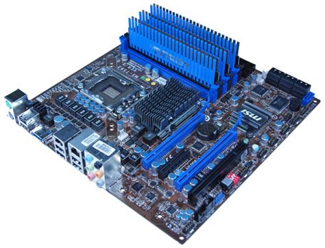 MSI X58M, du X58 Micro ATX abordable et performant