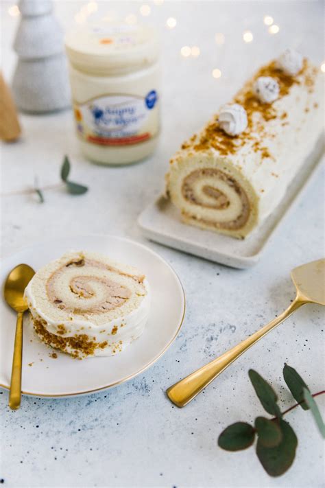 Recette de bûche de Noël marrons spéculoos Marie Claire