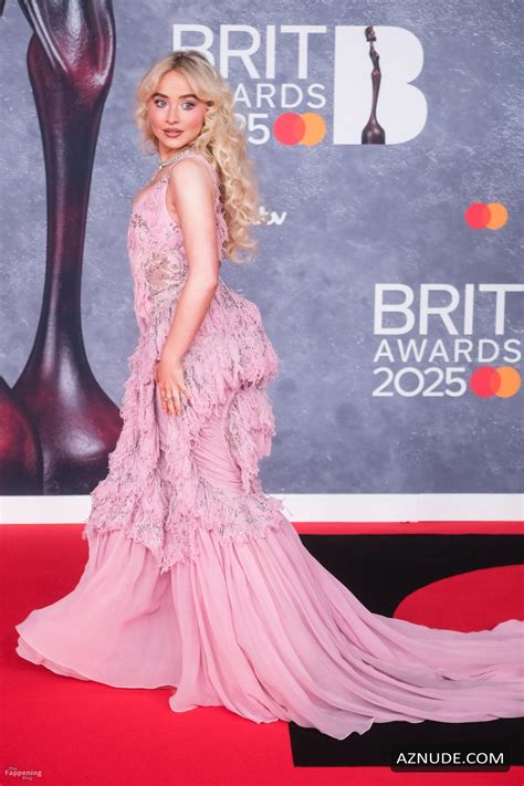 Sabrina Carpenter Sexy Sizzles Her Hot Cleavage In A Dazzling Dress At The Brit Awards In London