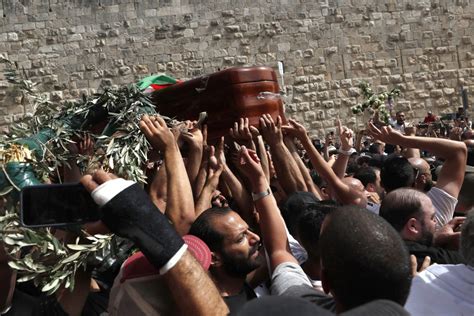 Fotos Enfrentamientos En El Funeral De La Periodista Palestina