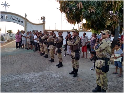 O Mural De Riacho Da Cruz Corpo De Sargento Enterrado Honras