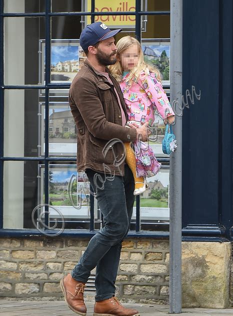 Glospics Jamie Dornan Spotted On Shopping Trip With Daughter Dulcie