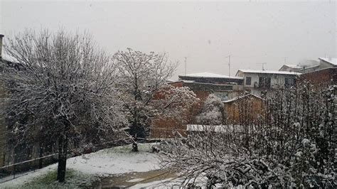 Reggio Bufera Di Neve Nella Piana Storica Coltre Bianca Scuole