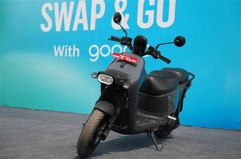 What Makes Gogoro Crossover Gx Attractive Full Specifications With