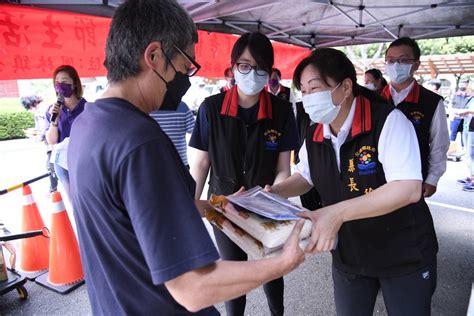 花蓮縣府端午物資發放第三日 縣長徐榛蔚發放物資並進行防疫衛教宣導 東台灣新聞網