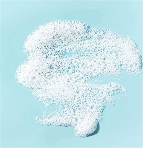 Купить очищающую пенку для умывания (Essential Foam Cleanser) от бренда ...