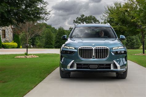 2023 Bmw X7 Xdrive40i Shown In Blue Ridge Mountain