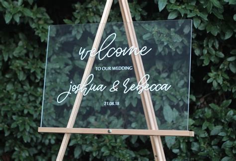 Gorgeous Acrylic Wedding Signs The Overwhelmed Bride Wedding