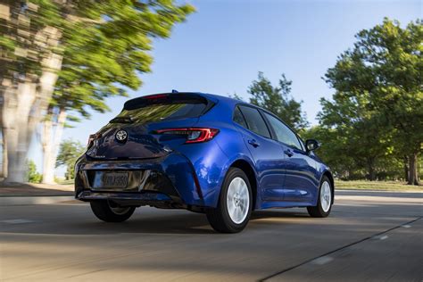 Toyota Corolla Hatchback (2023) - picture 10 of 20