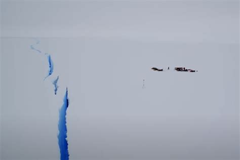 Video Odlomila Se Ogromna Santa Leda Na Antarktiku Nastala Pukotina