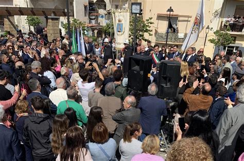 Ercolano Da Oggi C Piazza Carlo Di Borbone I Neoborbonici Festeggiano