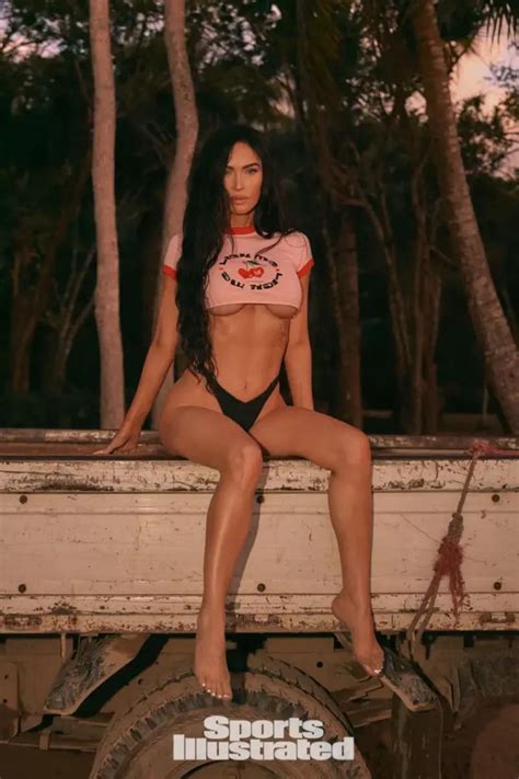 Exquisite Bikini Photos Of Megan Fox In The Caribbean