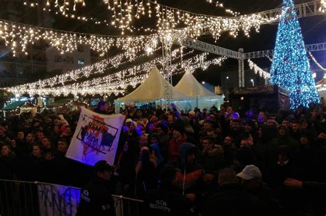 Video Demonstrant Nasrnuo Na Radnika Obezbje Enja Podgori Kog Pazara