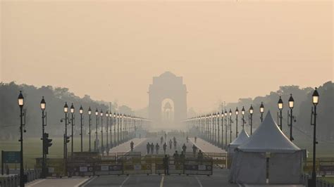 In Pics Toxic Blanket Of Smog Covers Delhi After Diwali Air Quality