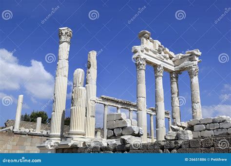 Ciudad De Pergamon En Bergama Turqu A Del Griego Cl Sico Foto De