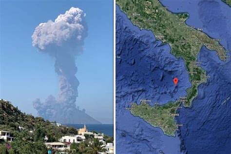 Forti Esplosioni Vulcano Di Stromboli Isola In Fiamme E Turisti