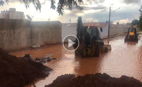 Obra Deixa Boca De Lobo Tampada E Chuva Alaga Rua No Tiradentes