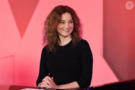 Photo Marine Delterme Tr S Sexy En Bikini Son D Collet Plongeant Fait Sensation Sur La Toile