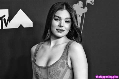 Hailee Steinfeld Haileesteinfeld Https Nude OnlyFans Photo The Fappening Plus