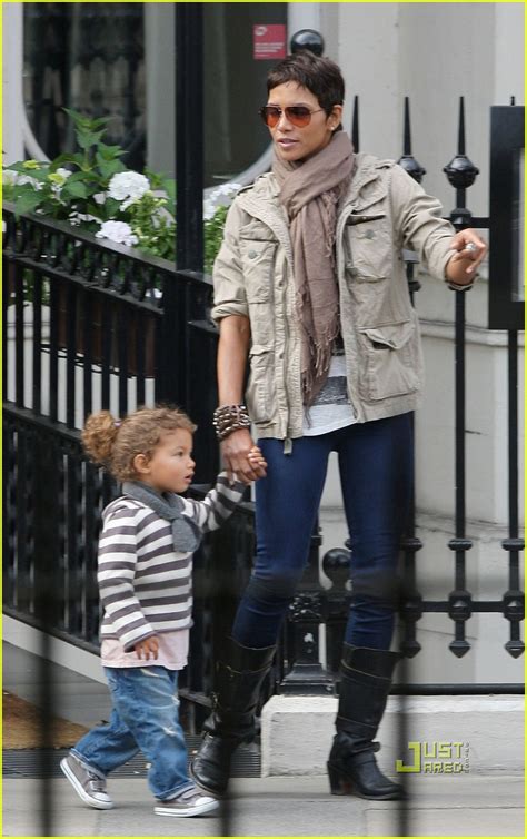 Halle Berry Gabriel Aubry Nahla Has London Lift Off Photo