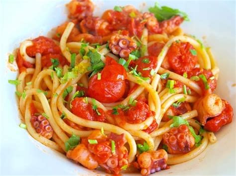 Паста с осьминогами и томатами - рецепт с фотографиями - Patee. Рецепты