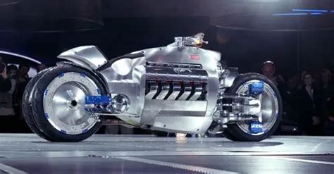 Futuristic Dodge Tomahawk Motorcycle Concept - Tuvie